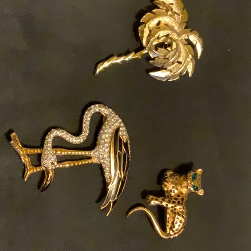3 BEAUTIFUL PINS. GREAT CHRISTMAS GIFTS